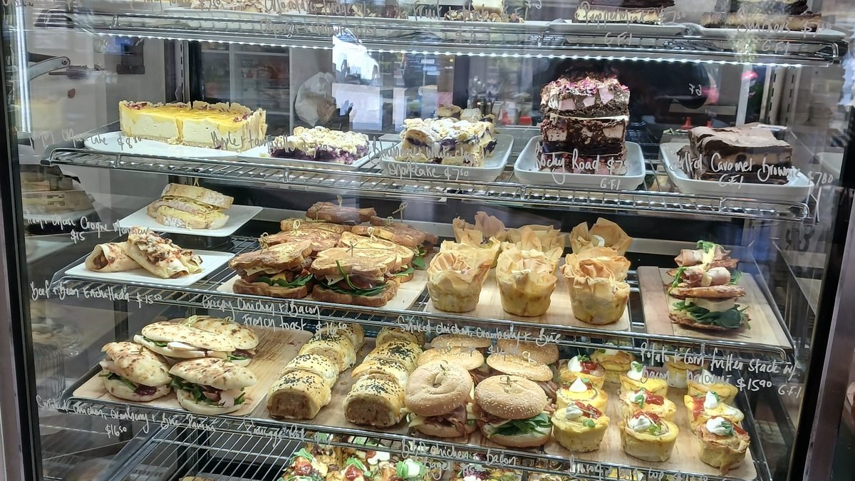 Cabinet food display, Big Jim's Garden Cafe