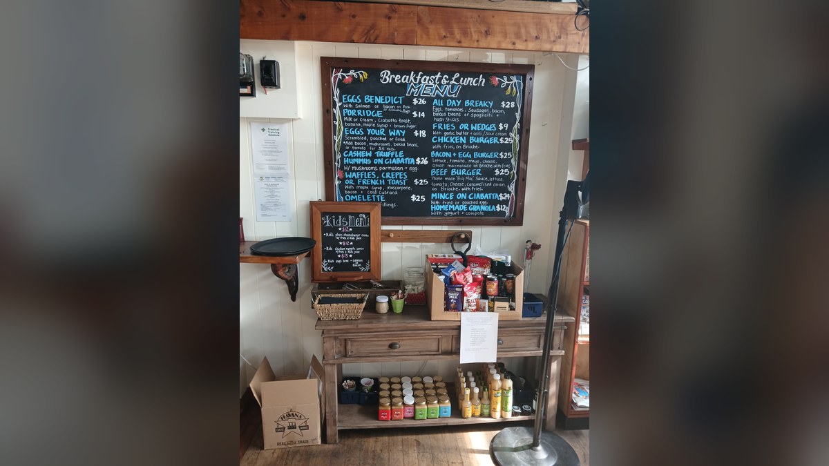 Breakfast and lunch menu board — East End Cafe