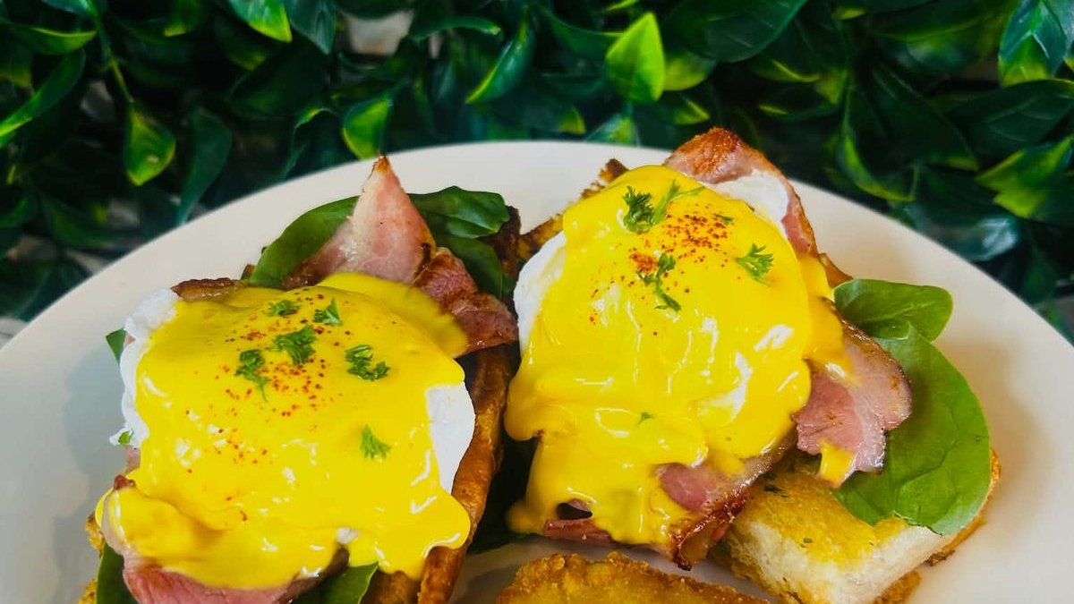 Eggs benedict, The Favor Flavour, New Plymouth