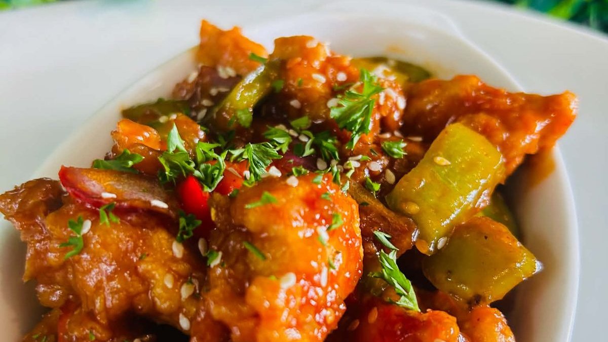 Sweet and sour chicken special, The Favor Flavour