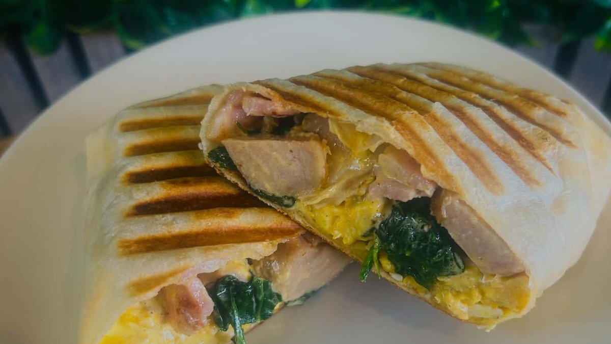 Bacon, egg and spinach wrap, The Favor Flavour