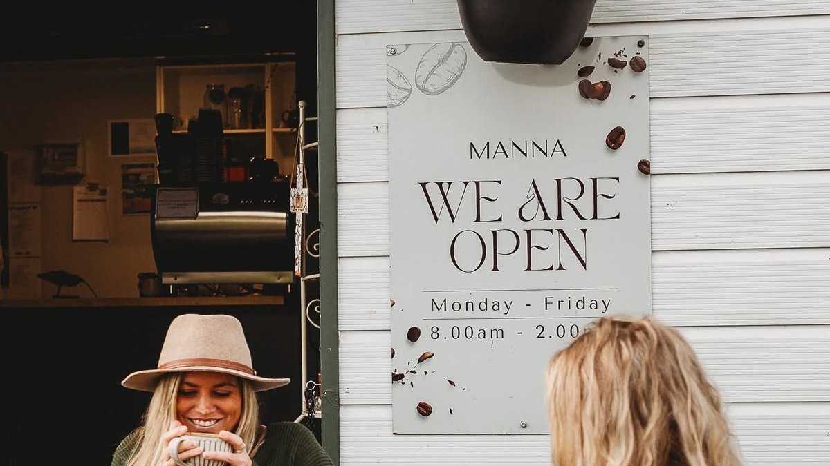 Manna cafe signage, Riverslea Mall, Edgecumbe