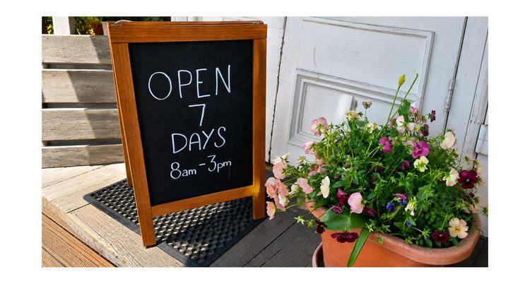 Cafe Norsewood open sign
